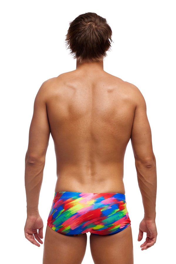 Stroked men's swimming trunks