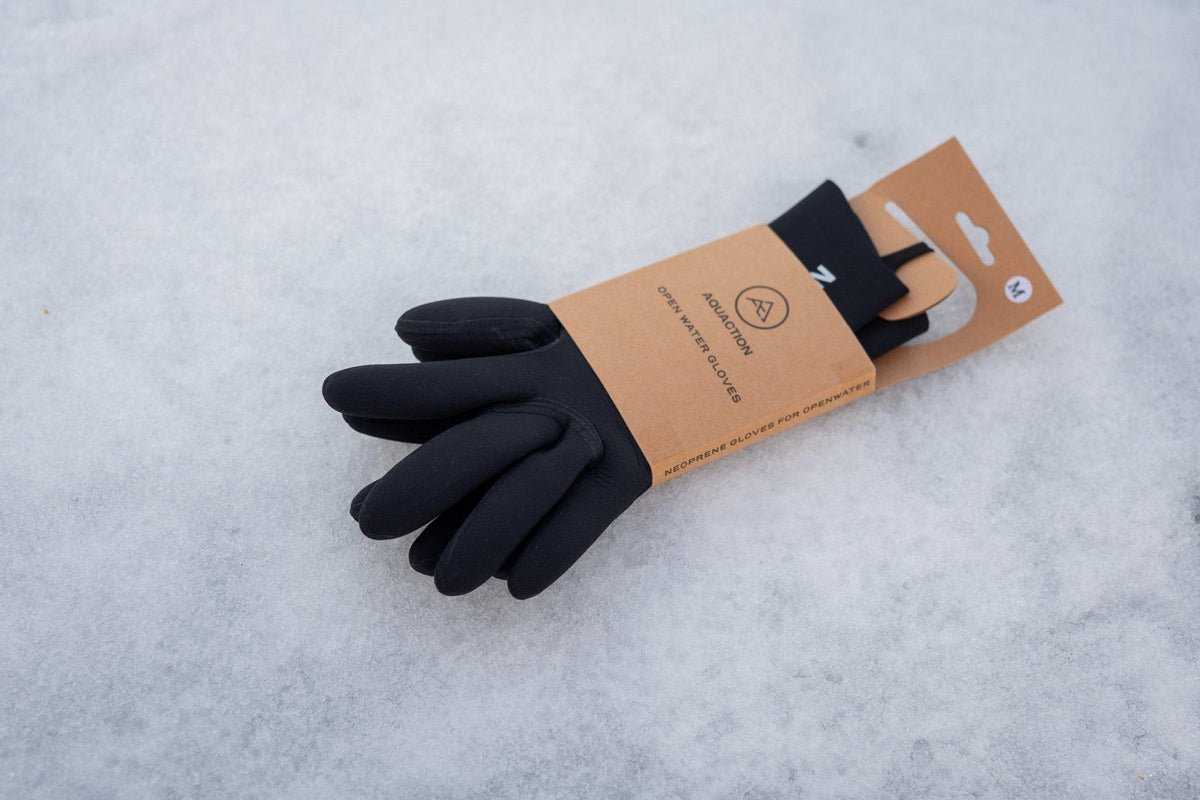 Aqua Gloves neopreeniset avantouintihanskat, käytössä avannolla - Aquaction