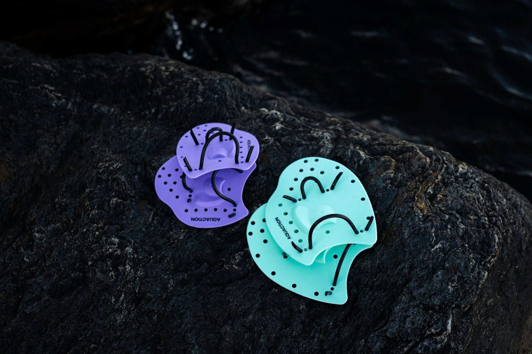 Aqua Paddle käsilattarit, käytossä uinnin aikana - Aquaction